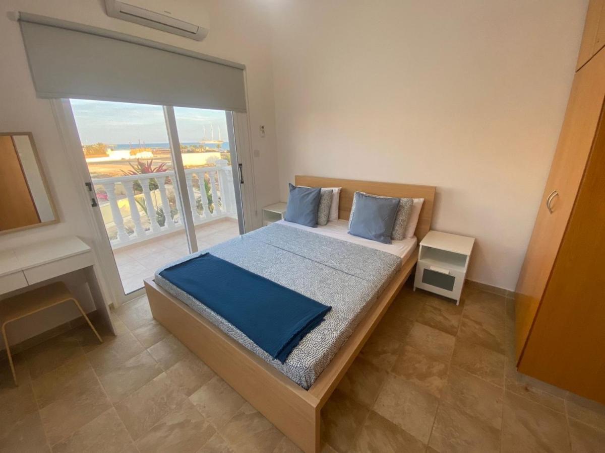 Villa Suncity Boutique Beachfront Айя Напа Екстериор снимка