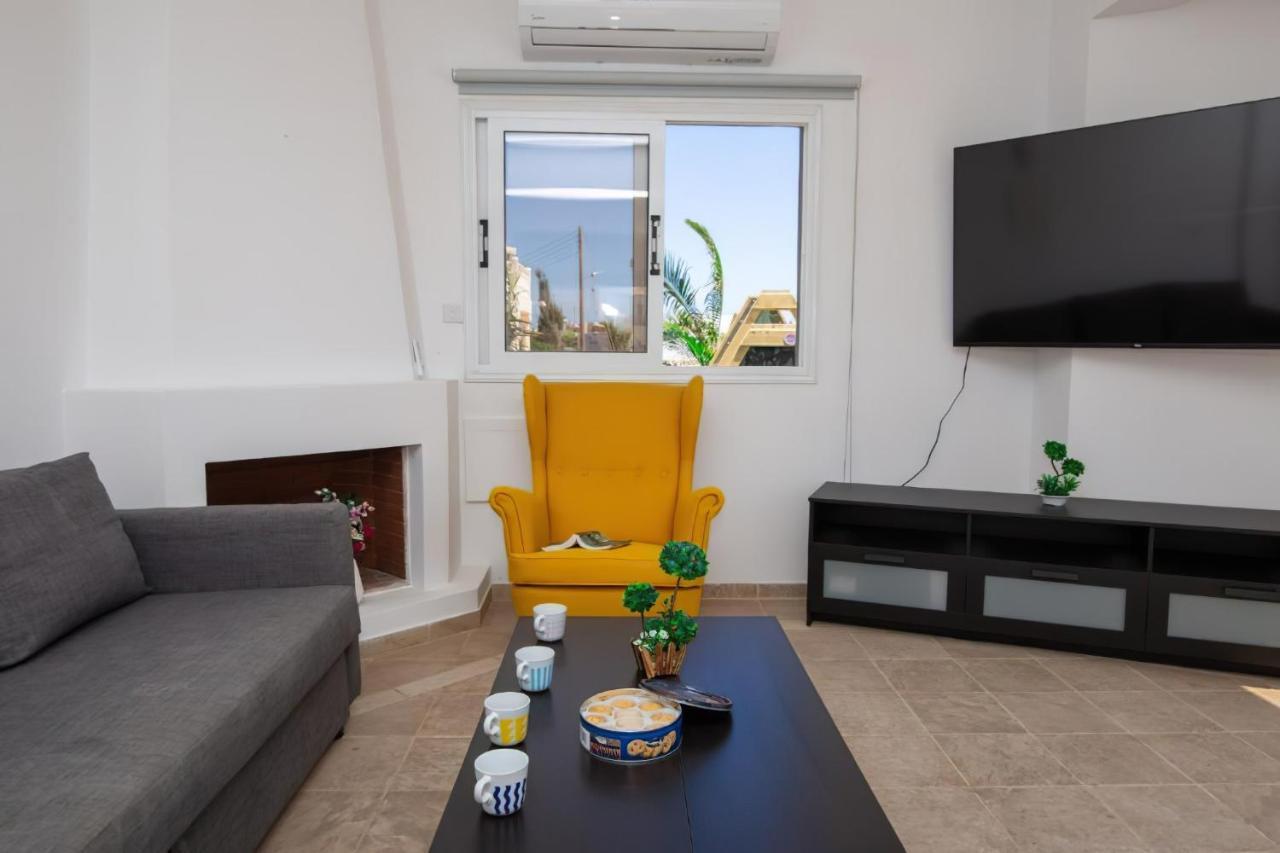 Villa Suncity Boutique Beachfront Айя Напа Екстериор снимка
