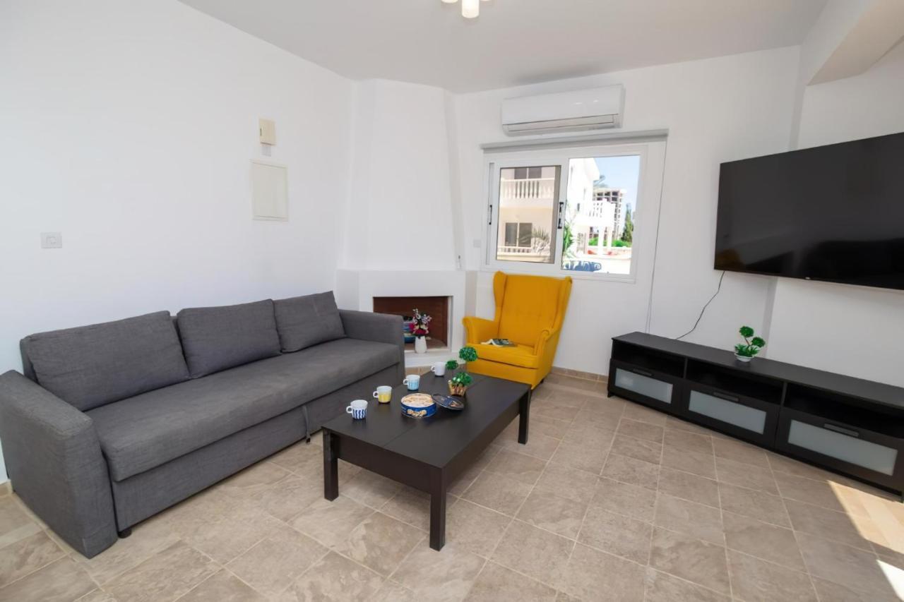 Villa Suncity Boutique Beachfront Айя Напа Екстериор снимка