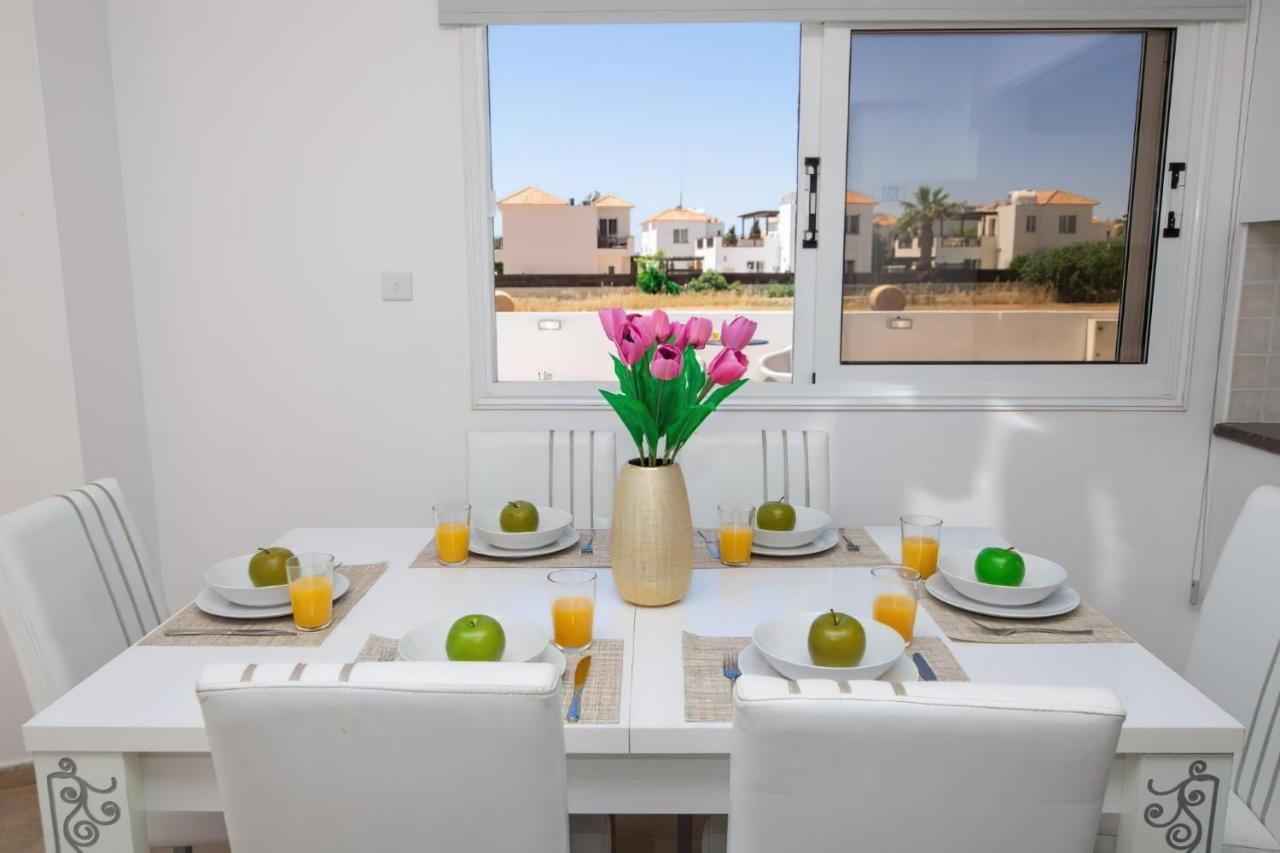 Villa Suncity Boutique Beachfront Айя Напа Екстериор снимка