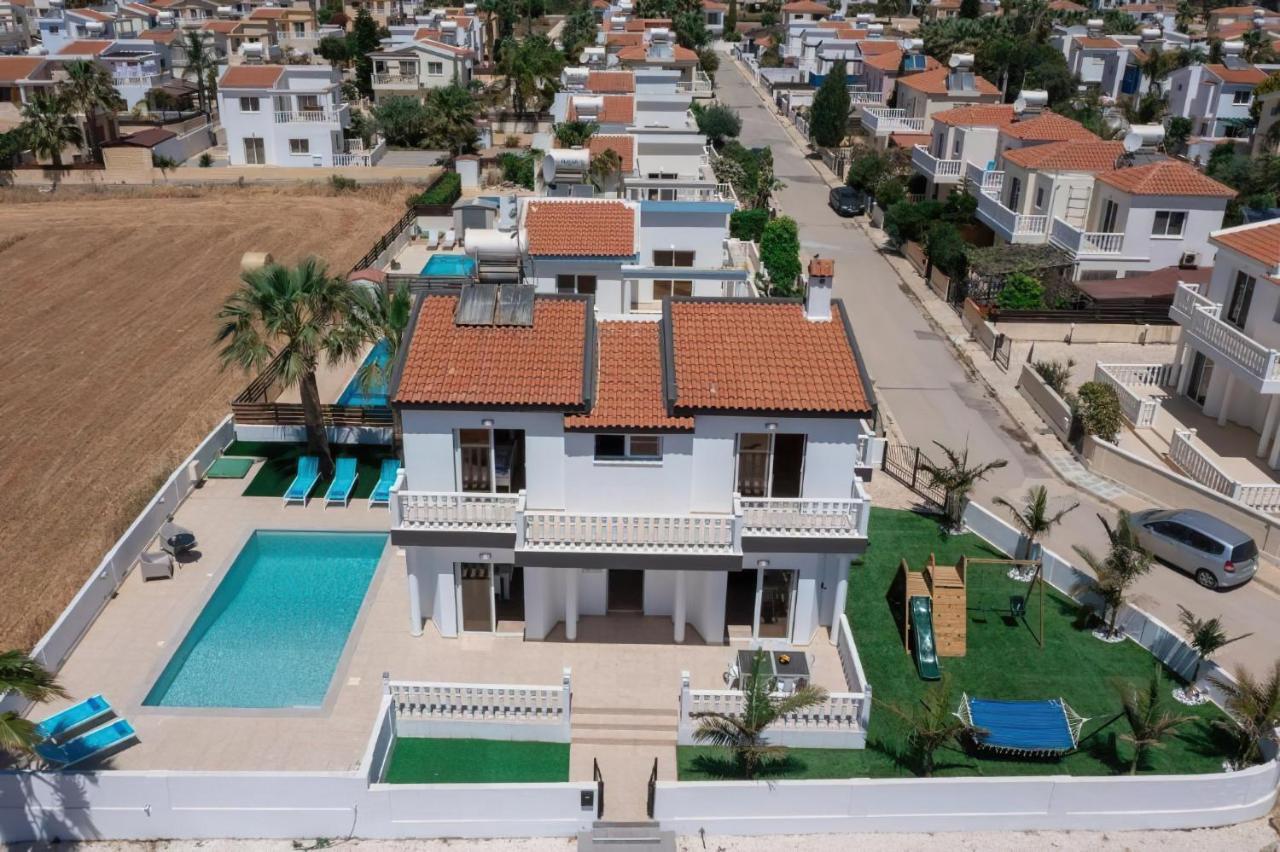 Villa Suncity Boutique Beachfront Айя Напа Екстериор снимка