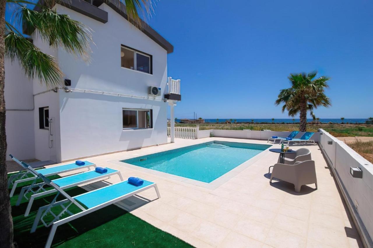 Villa Suncity Boutique Beachfront Айя Напа Екстериор снимка