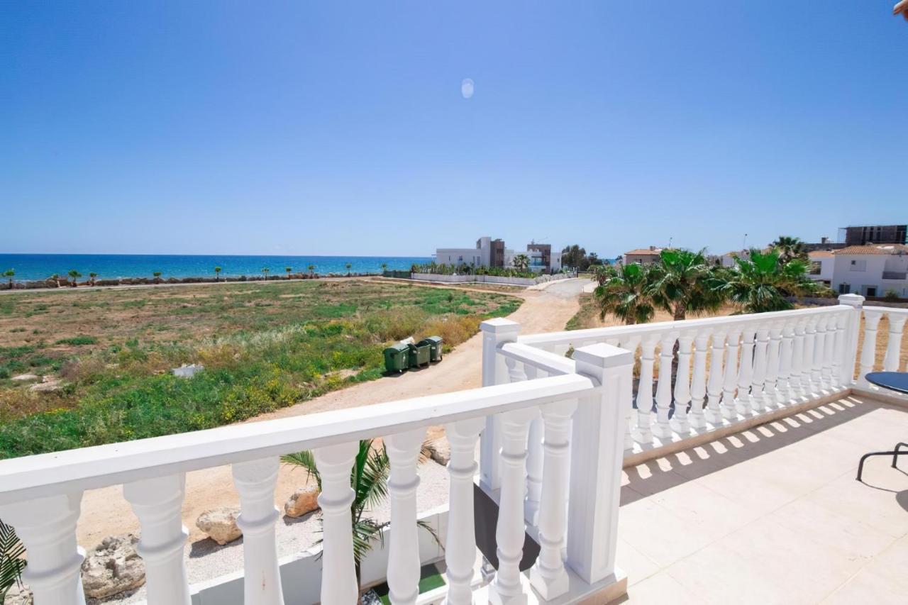 Villa Suncity Boutique Beachfront Айя Напа Екстериор снимка