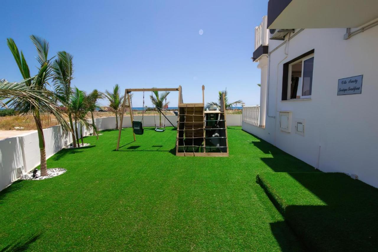 Villa Suncity Boutique Beachfront Айя Напа Екстериор снимка