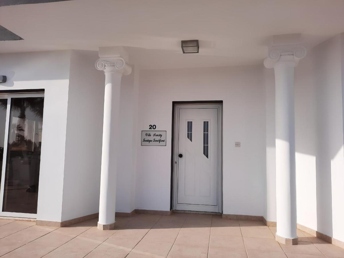Villa Suncity Boutique Beachfront Айя Напа Екстериор снимка