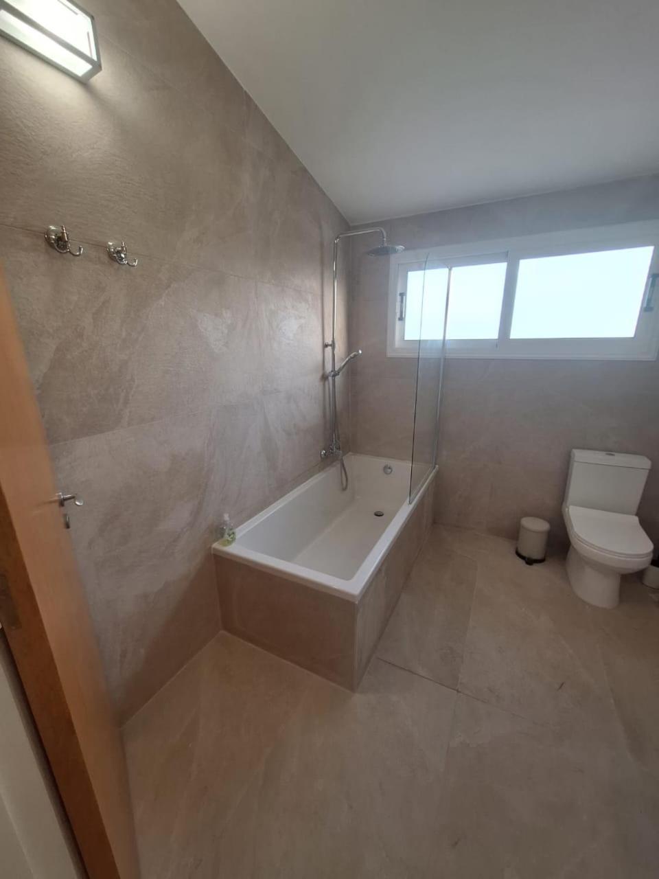 Villa Suncity Boutique Beachfront Айя Напа Екстериор снимка