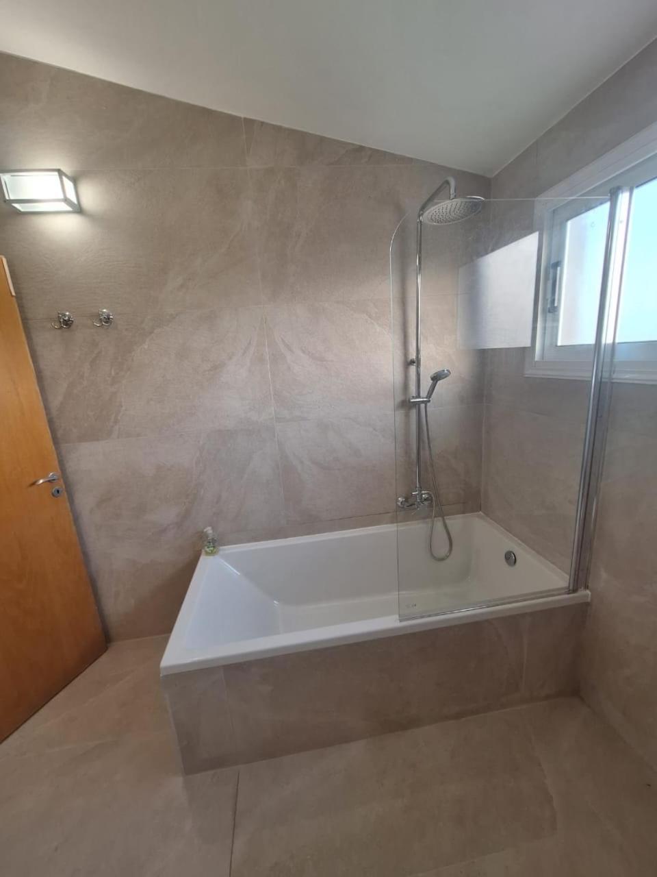 Villa Suncity Boutique Beachfront Айя Напа Екстериор снимка
