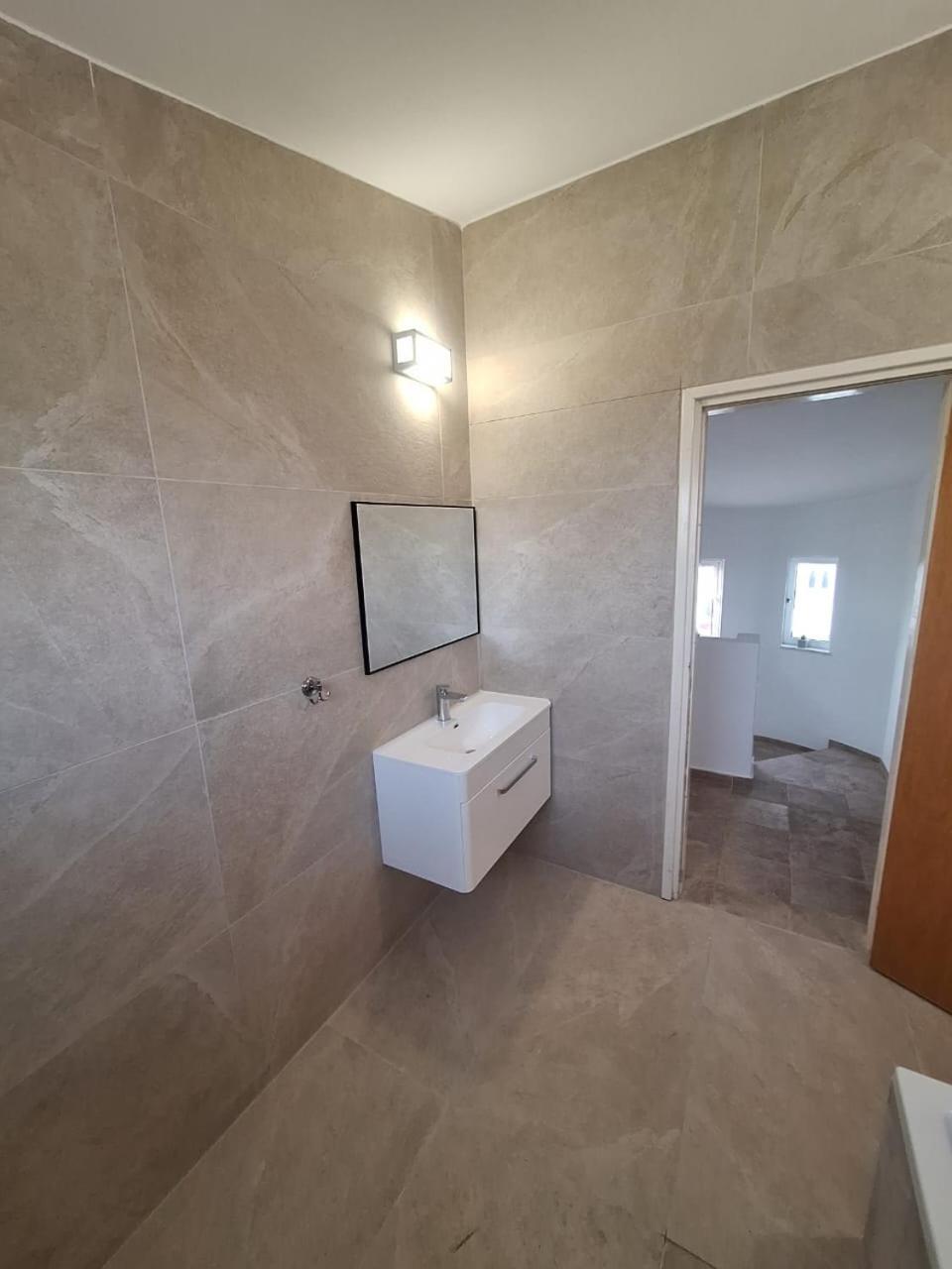 Villa Suncity Boutique Beachfront Айя Напа Екстериор снимка