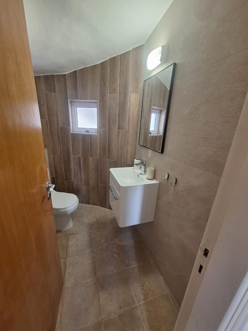 Villa Suncity Boutique Beachfront Айя Напа Екстериор снимка