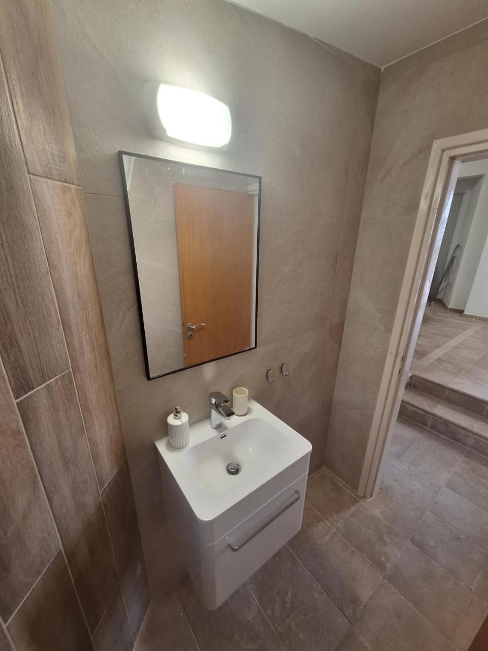Villa Suncity Boutique Beachfront Айя Напа Екстериор снимка